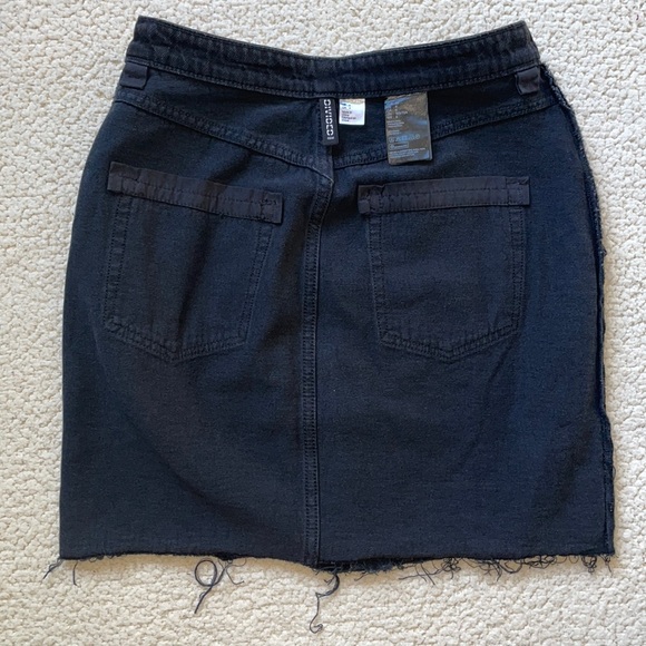 Divided by H&M Edgy Black Denim Skirt Size 6 - Picture 8 of 8